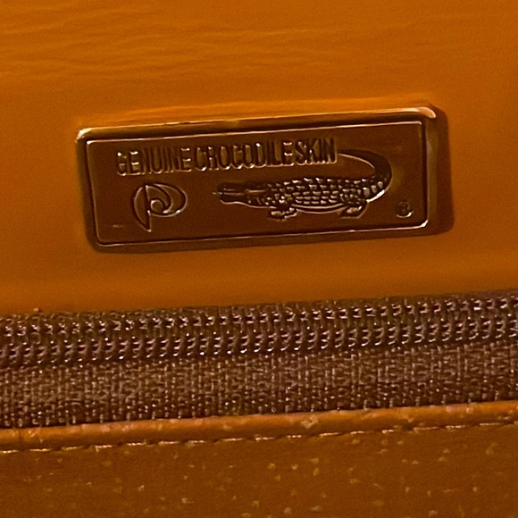 Beautiful Crocodile Crossbody! - Picture 13 of 15